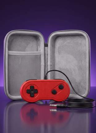 Mini Max Kit: hard shell travel case and extra wired controller