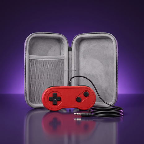 Mini Max Kit: hard shell travel case and extra wired controller